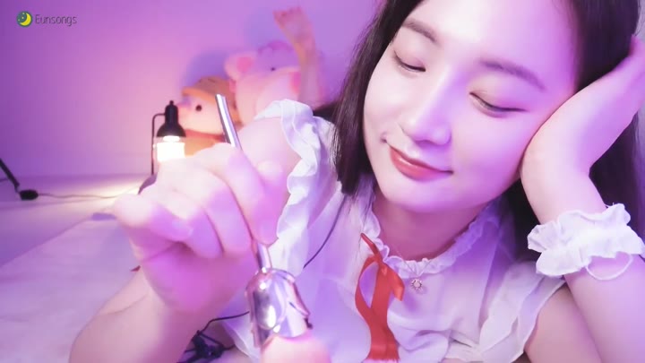 Watch playEunsong’s Lingerie Temptation
Eunsong’s Seductive White Lingerie Tease