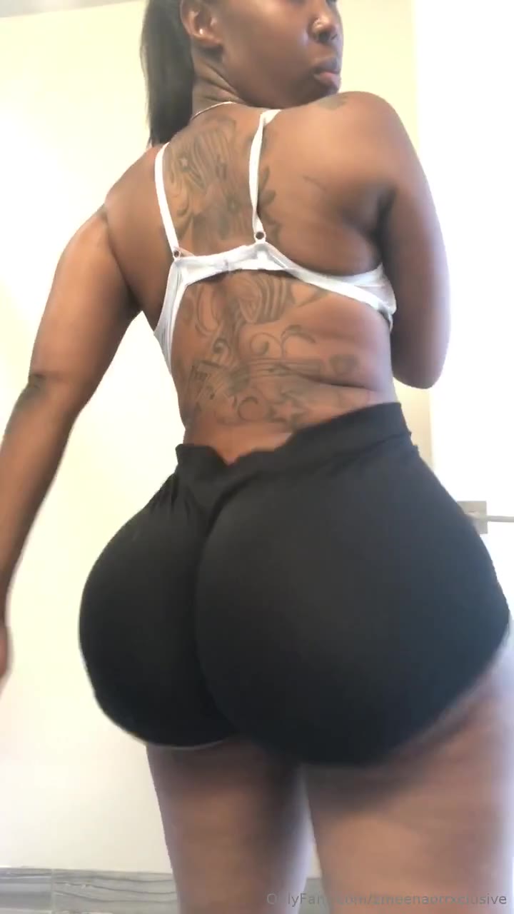 Watch Zmeenaorr’s Big Ass Ebony Slut Exposed