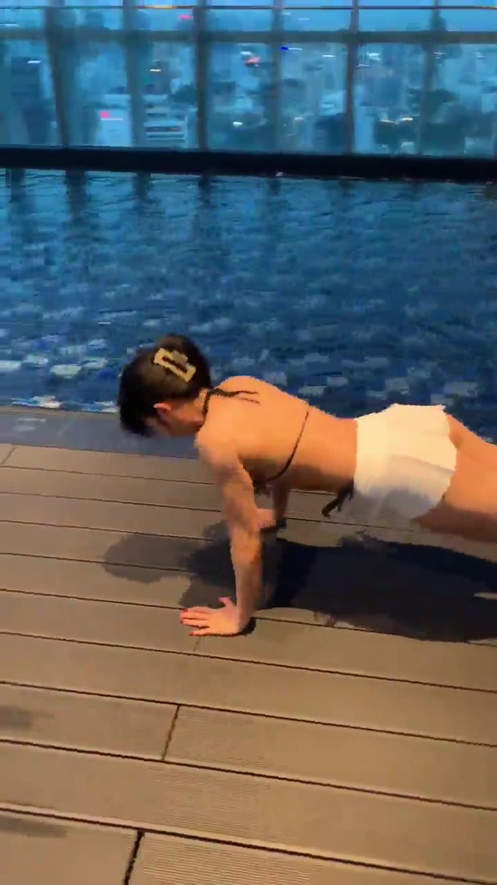 Watch Suzie’s Leaked Asian Babe OF 3