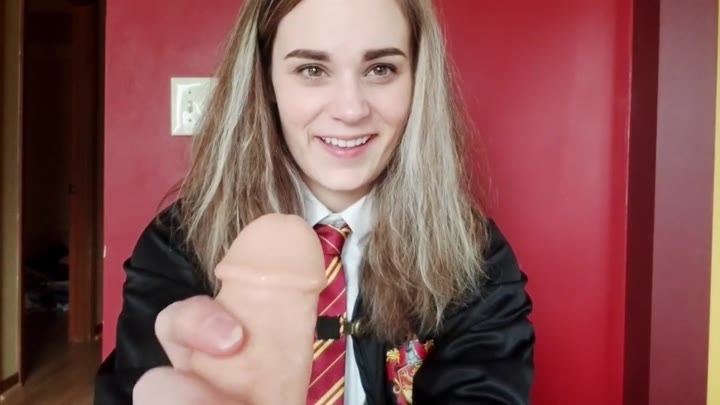 Watch Hermione Cosplay Handjob Video Leaked