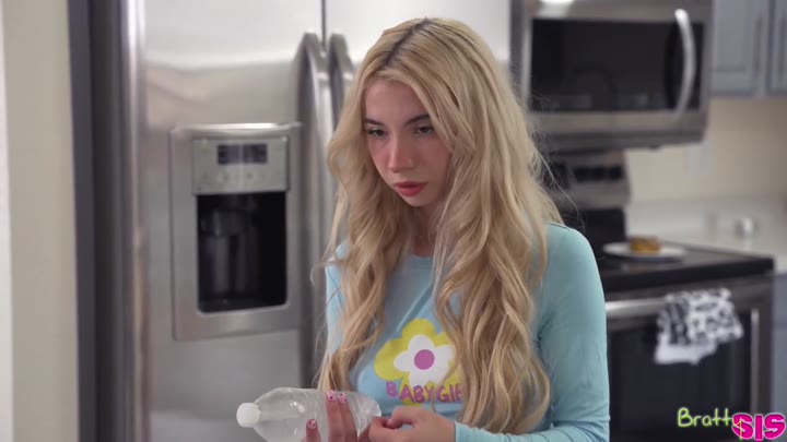 Watch Kenzie Reeves Solves Stepsister Problem BrattySis