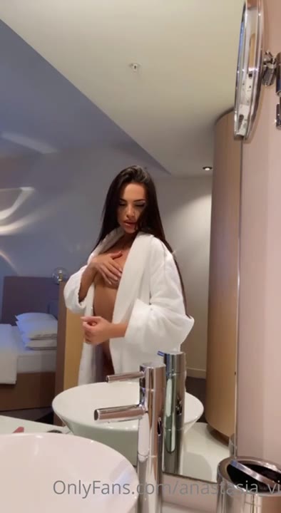 Watch Anastasia Vi’s Sexy OnlyFans Video Leaked