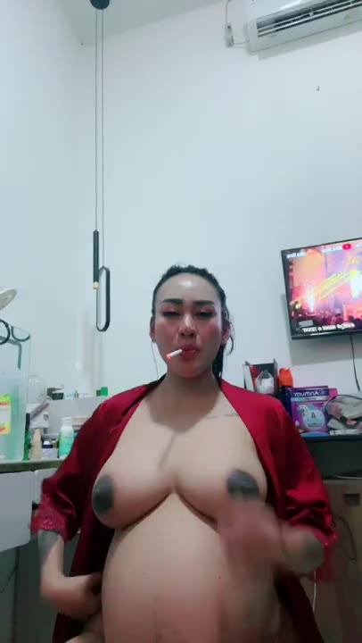 Watch Tante Kina Bumil Bling2 4