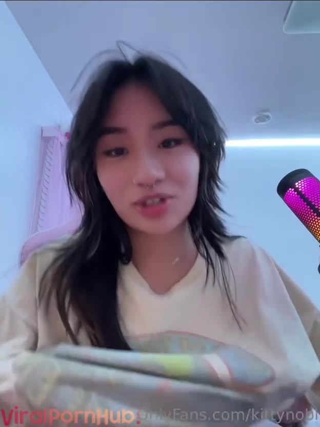 Watch Kittynobi Aka Tiffanobi Playing With Her Nude Tits Stripteasing Onlyfans Video