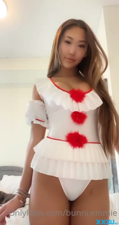 Watch Bunni Emmie Strips In Costume Tease