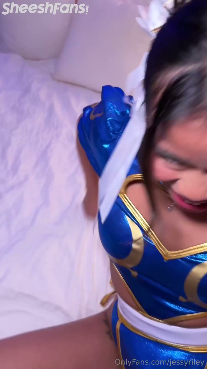 Watch Heyitsnamii Aka Bebiduckyvip Chun Li Cosplay Filled Up Pussy With Cum Bg Onlyfans