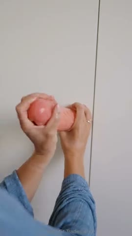 Watch Missmiafit Nude Big Dildo Try On