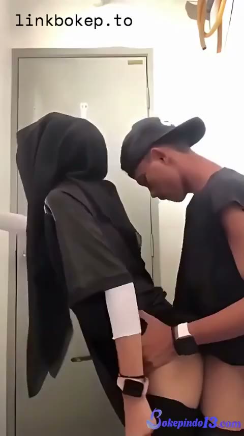 Watch Bokep Indo Gadi Berjilbab Ga Tahan Lagi Main di WC Umum