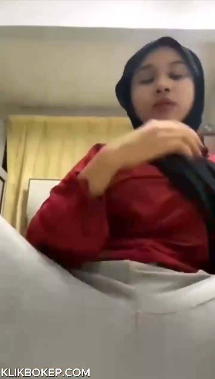 Watch Bokep Indo Kolpri Jilbab Hitam Lagi Sange Colmek Sampai Becek