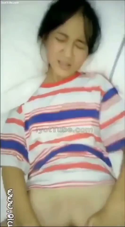 Watch Bokep Indo Menerit Sakit di Entot Keras Sama Pacar