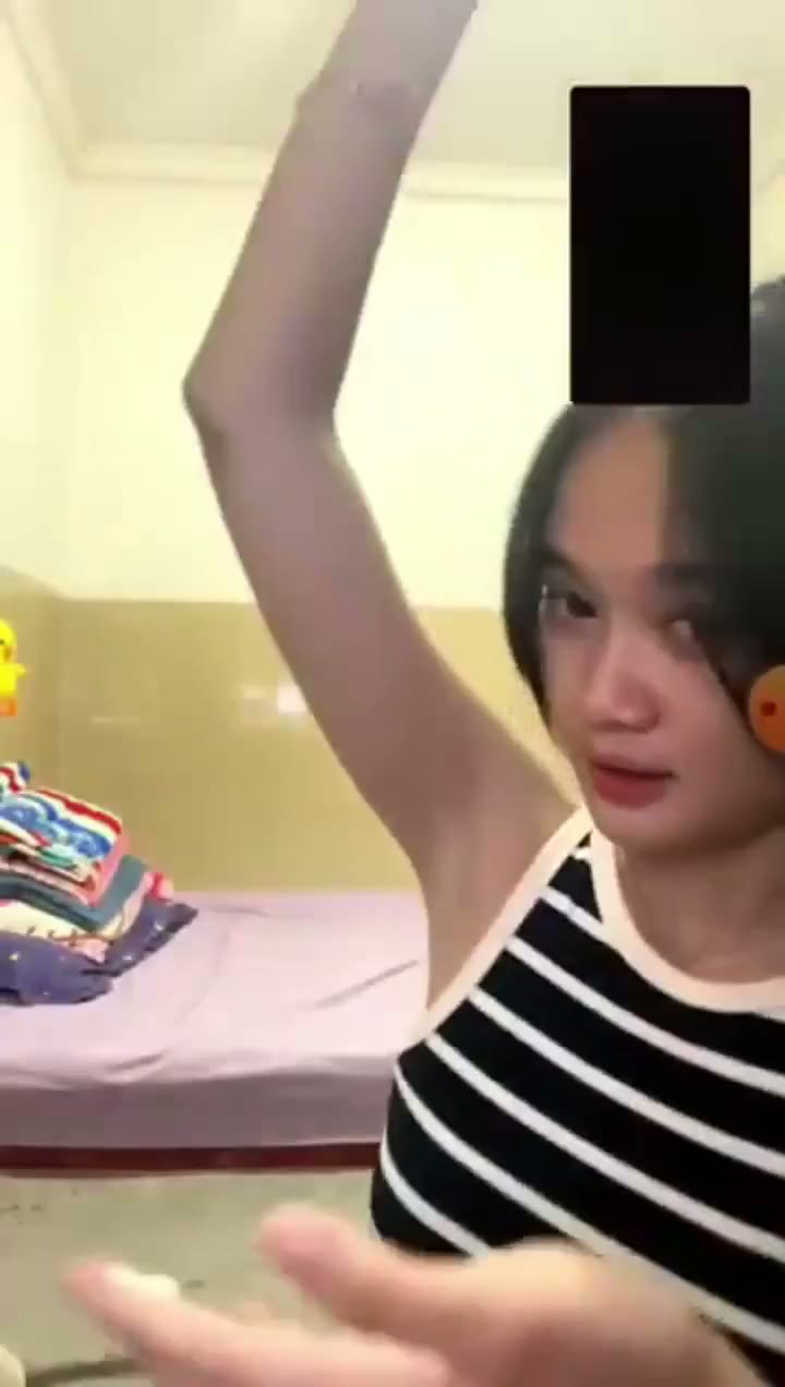 Watch Bokep Indo VCS Cici Cantik di Bayar 50 Juta Buat Nememin Koko