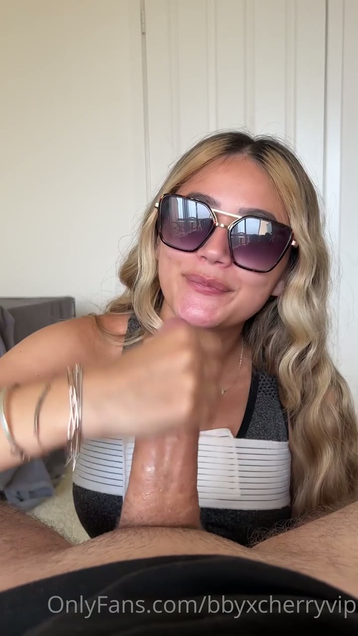 Watch Bbyxcherryvip OnlyFans – Swallows all the cum after a blowjob