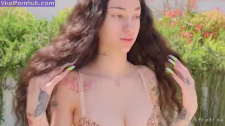 Watch Bhad Bhabie Hot Striping in Public!!! New Video leakd