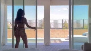 Bonnie And Clyde Explore Rough Sex In New Angles