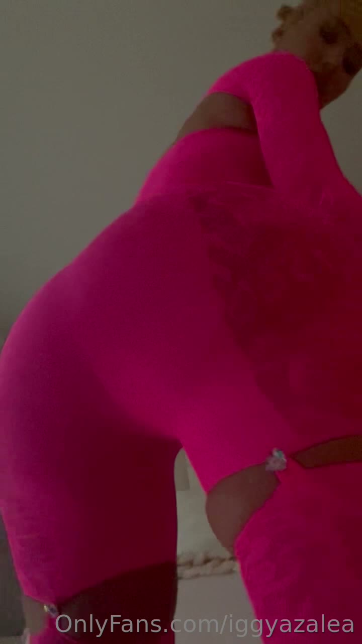 Watch Iggy Azalea – Nude show with erotic body