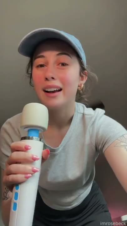 Watch Imrosebeck’s Solo Session With Her Vibrator