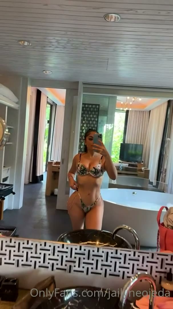 Watch Jailyne Ojeda sexy show erotic body in bedroom!!! So hot
