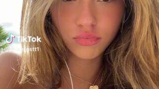 Julia Ernst fake body…
