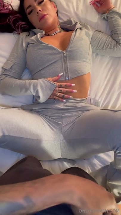 Watch Karmen Karma