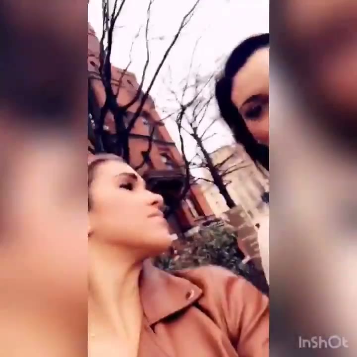 Watch Kayla Simmons sexy show erotic body with her friend!!! So hot