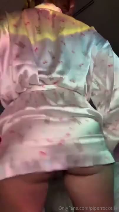 Watch Piper Rockelle Gets Wet While Teasing Her Body