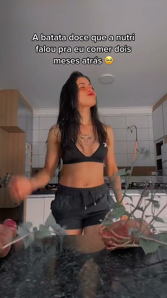Watch Polyana Viana – Nude show with erotic body!!!