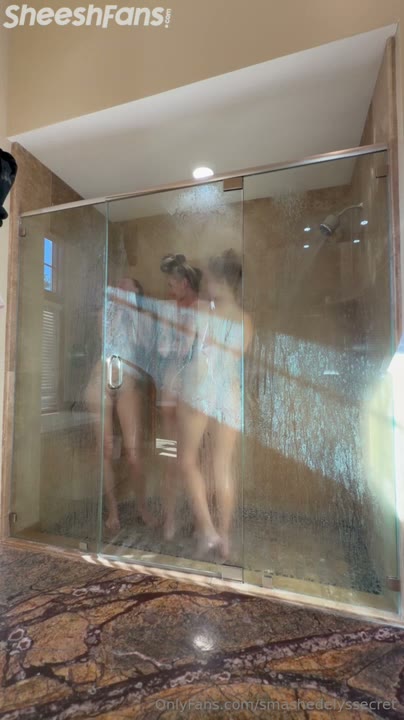 Watch Smashedely Fully Naked Three Way All Girl Shower Onlyfans
