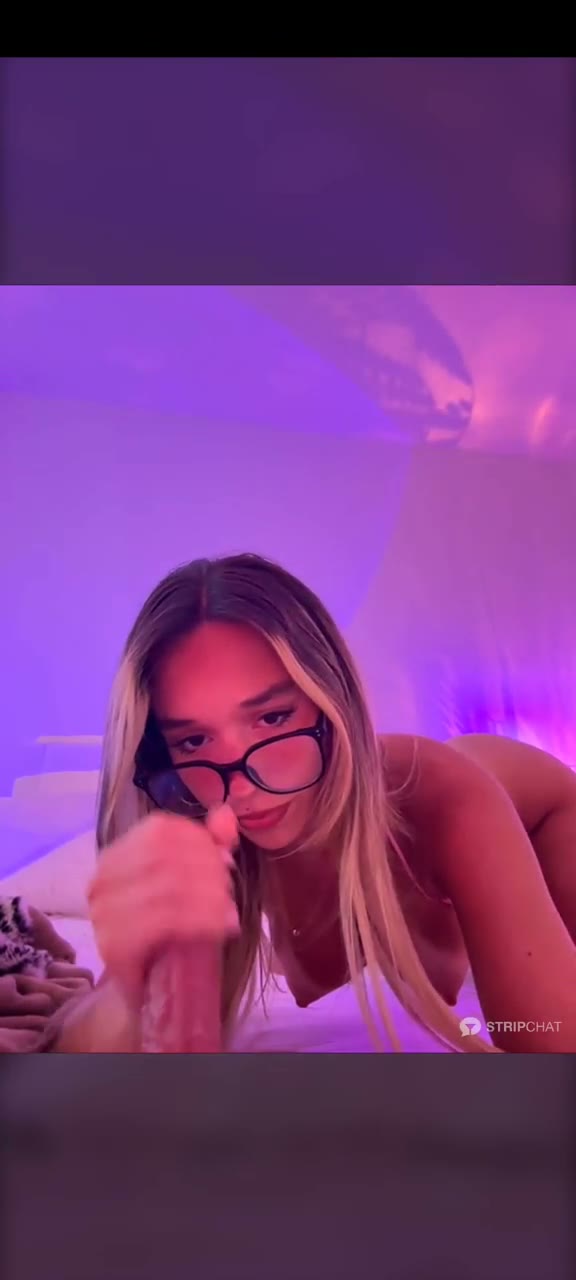 Watch Amylaaa Masturbates Naked With A Dildo While Live Stream