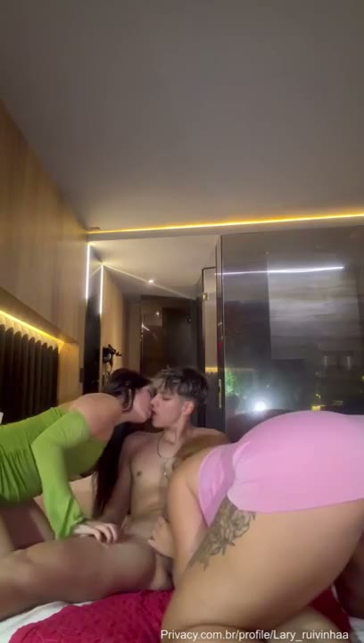 Watch Issa Rodrigues & Lary ruivinhaa Enjoy A Passionate Threesome