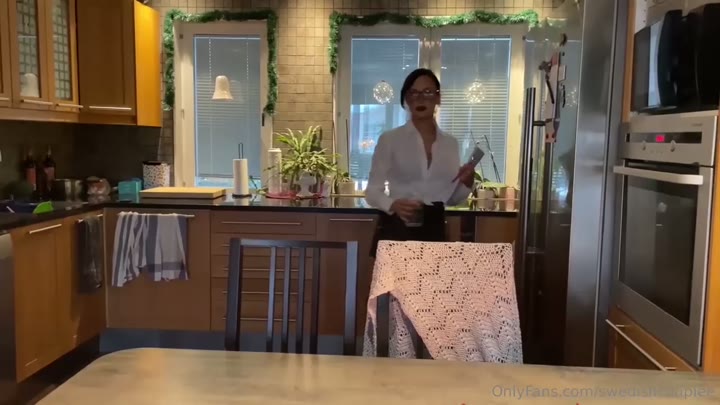 Watch Swedishcouplee Had Sex With Her Client To Sign Contracts