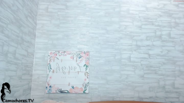 Watch e11enke11i boobs with no bra